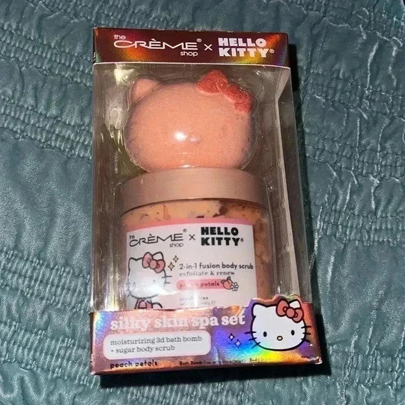The CRÈME Shop x HELLO KITTY Spa Set - Picture 1 of 2